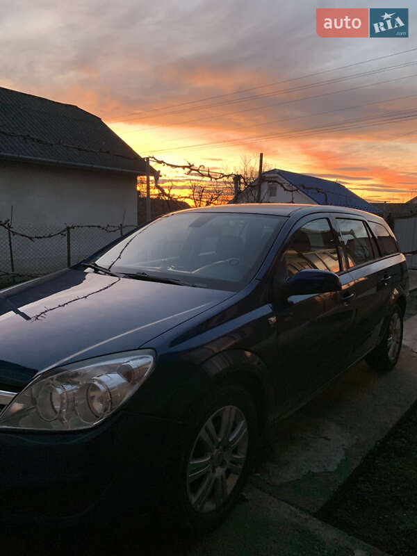 Универсал Opel Astra 2009 в Черновцах