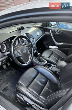 Хэтчбек Opel Astra 2011 в 