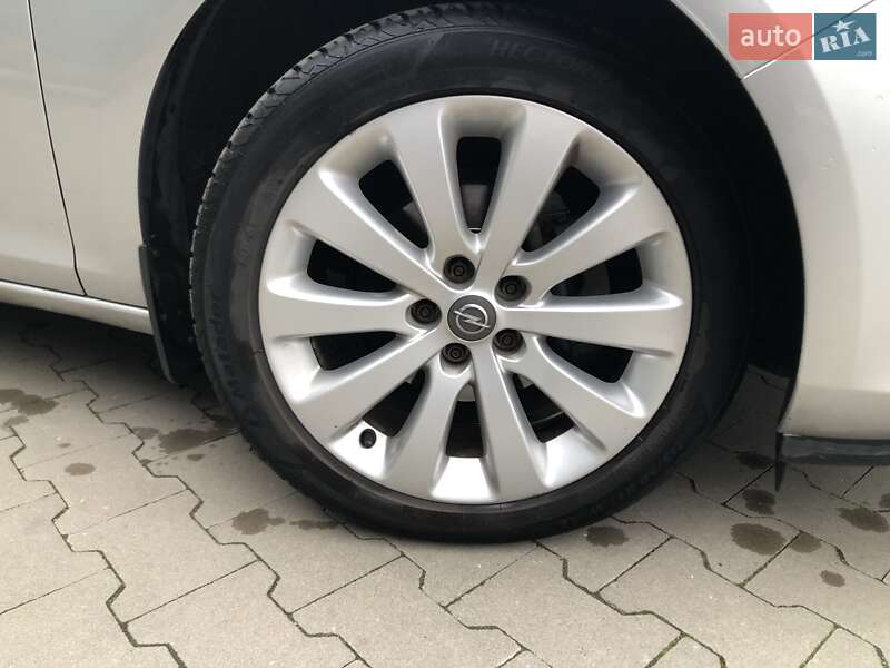 Хэтчбек Opel Astra 2012 в Белой Церкви