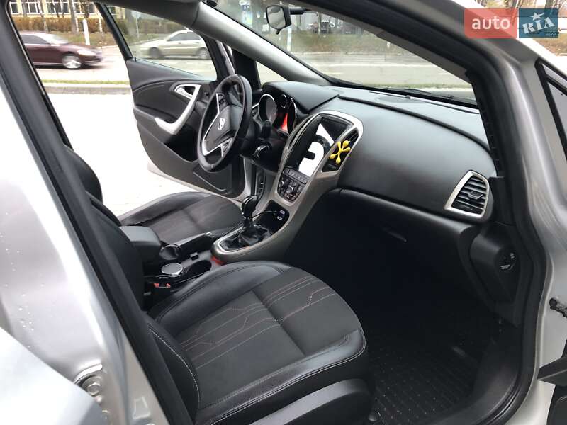 Хэтчбек Opel Astra 2012 в Белой Церкви