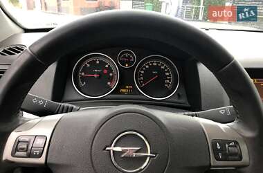 Универсал Opel Astra 2006 в 