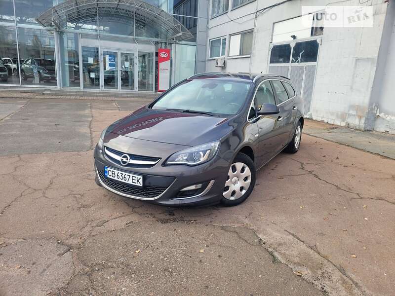 Универсал Opel Astra 2013 в Чернигове