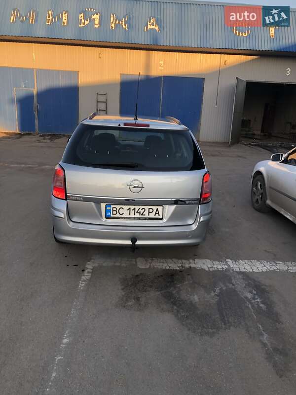 Универсал Opel Astra 2008 в Черкассах