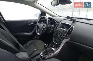 Универсал Opel Astra 2013 в Луцке