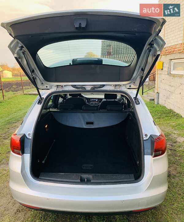 Универсал Opel Astra 2016 в Лопатине