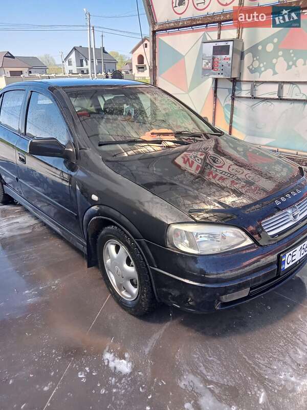 Седан Opel Astra 2003 в Чернівцях