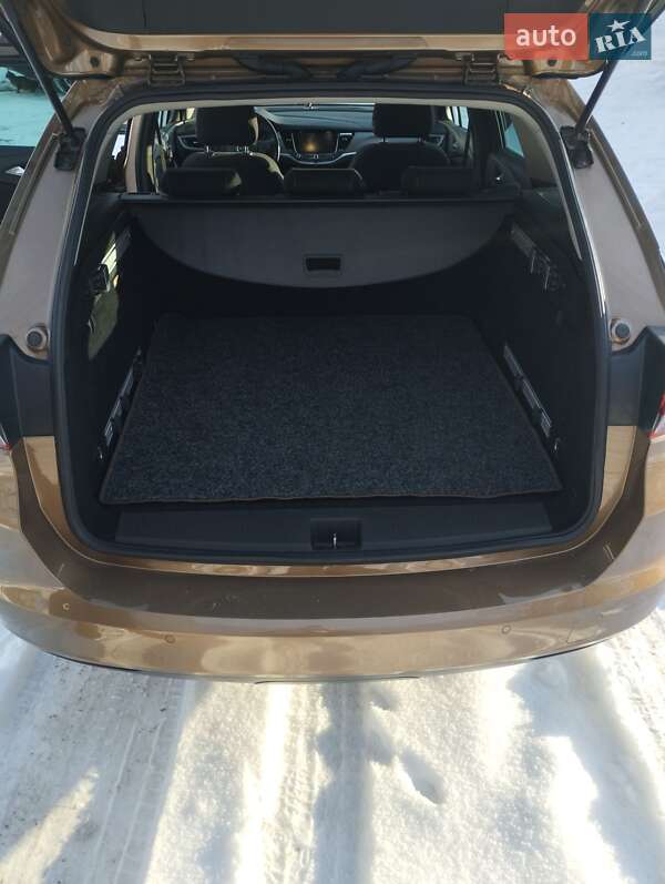 Универсал Opel Astra 2016 в Талалаевке