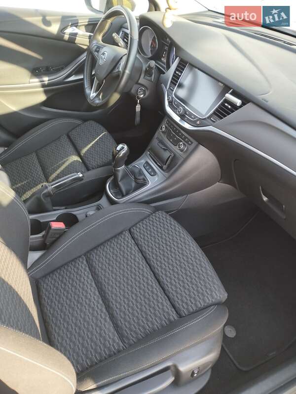 Универсал Opel Astra 2016 в Талалаевке