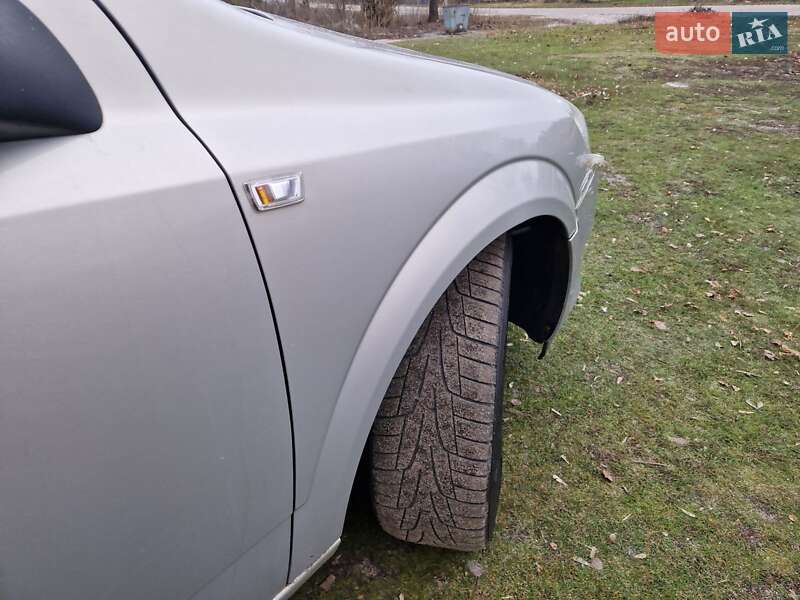 Универсал Opel Astra 2009 в Зачепиловке