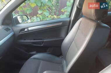 Универсал Opel Astra 2009 в Бучаче