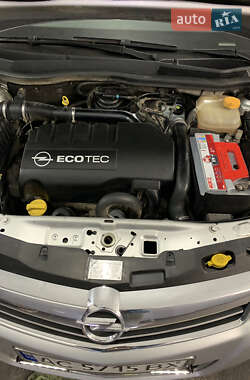 Універсал Opel Astra 2009 в Луцьку