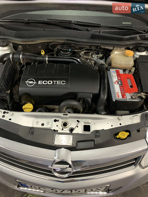 Універсал Opel Astra 2009 в Луцьку