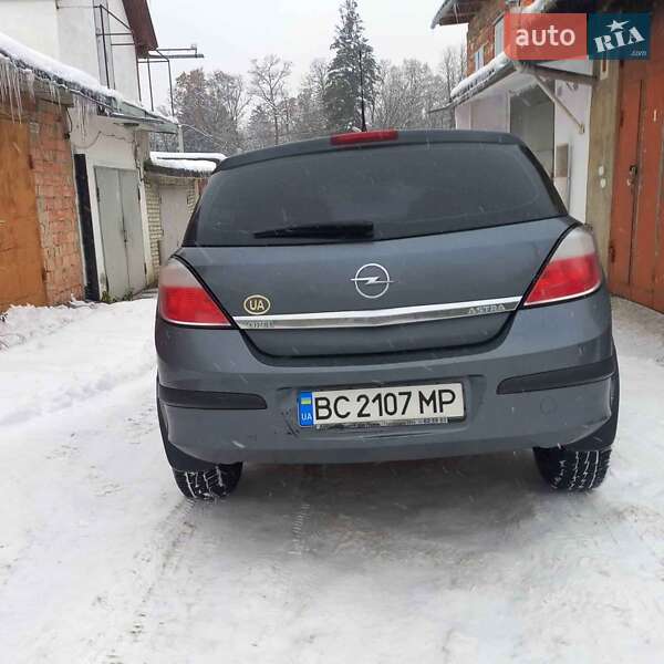 Хэтчбек Opel Astra 2006 в Дрогобыче