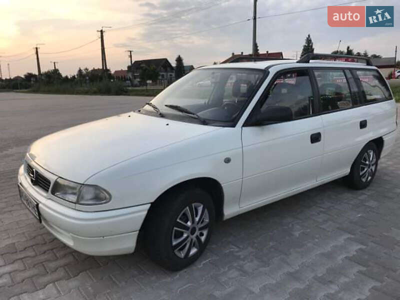 Універсал Opel Astra 1997 в Береговому