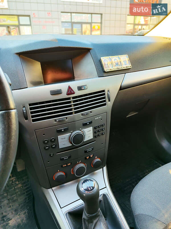 Хэтчбек Opel Astra 2006 в Мукачево