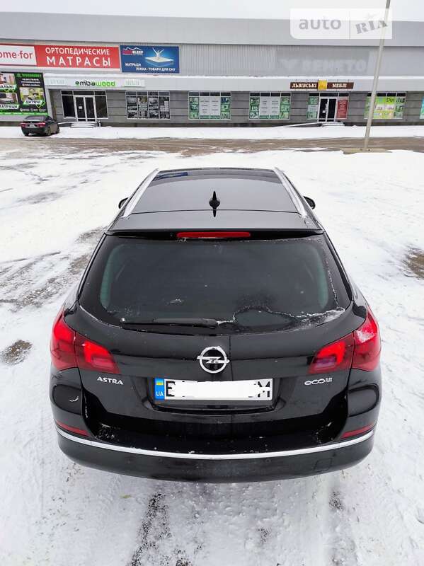 Універсал Opel Astra 2013 в Полтаві