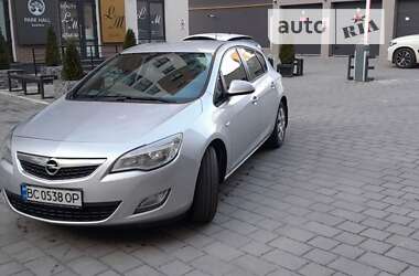 Хетчбек Opel Astra 2010 в Стрию