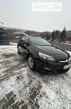 Универсал Opel Astra 2013 в Воловце