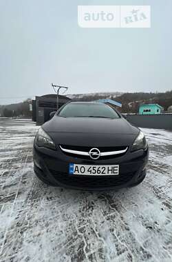 Универсал Opel Astra 2013 в Воловце