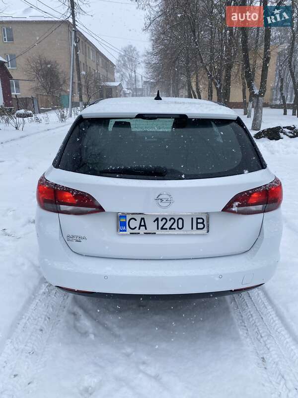 Универсал Opel Astra 2016 в Звенигородке