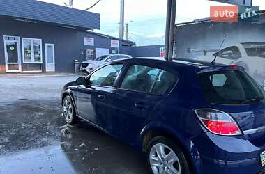 Хэтчбек Opel Astra 2013 в 
