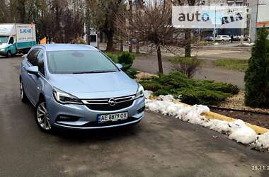 Універсал Opel Astra 2016 в Дніпрі
