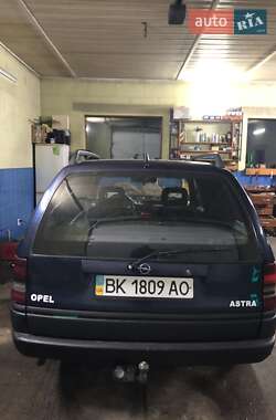 Универсал Opel Astra 1998 в Заречном