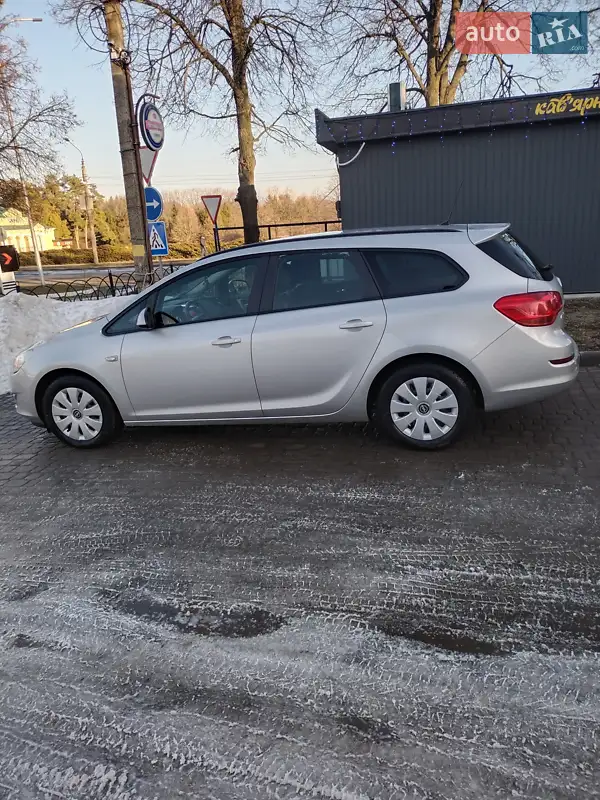 Opel Astra 2011