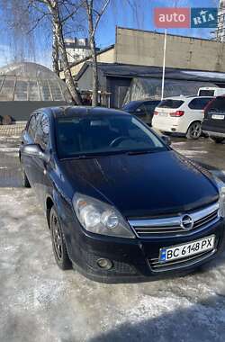 Хэтчбек Opel Astra 2013 в 
