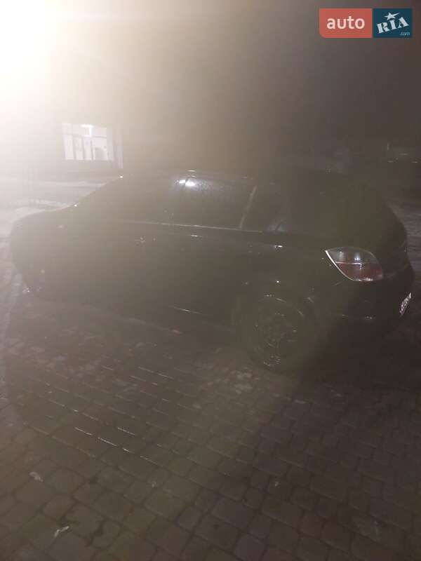 Хэтчбек Opel Astra 2013 в Львове