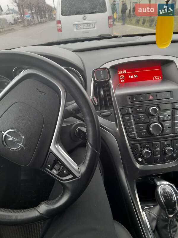 Хетчбек Opel Astra 2012 в Турці