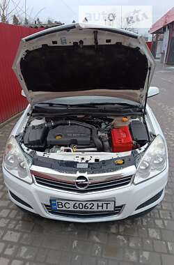Универсал Opel Astra 2007 в Каменке-Бугской