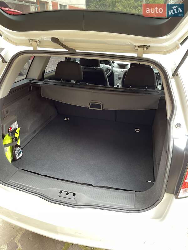 Универсал Opel Astra 2009 в Ужгороде