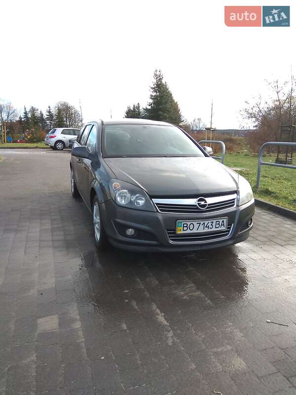 Opel Astra 2011