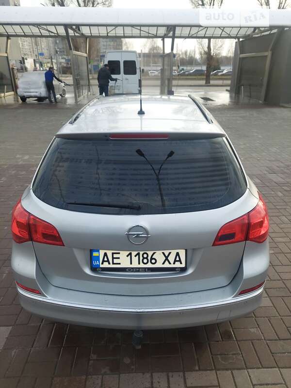 Универсал Opel Astra 2015 в Днепре
