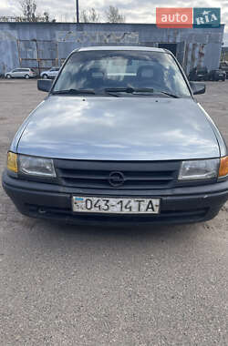 Седан Opel Astra 1992 в Львове