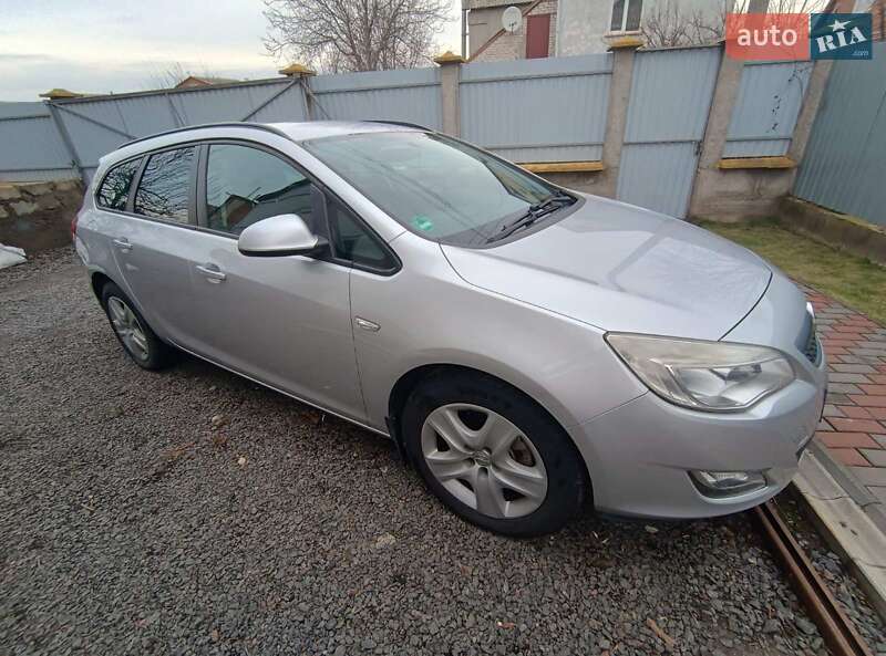 Opel Astra 2011