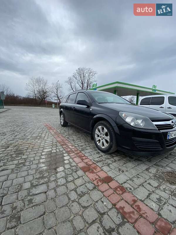 Універсал Opel Astra 2006 в Золочеві