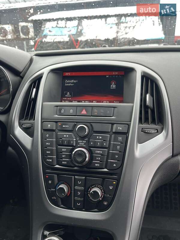 Універсал Opel Astra 2014 в Тячеві