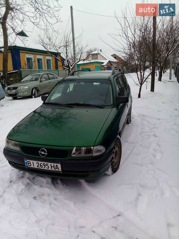 Универсал Opel Astra 1996 в Лубнах