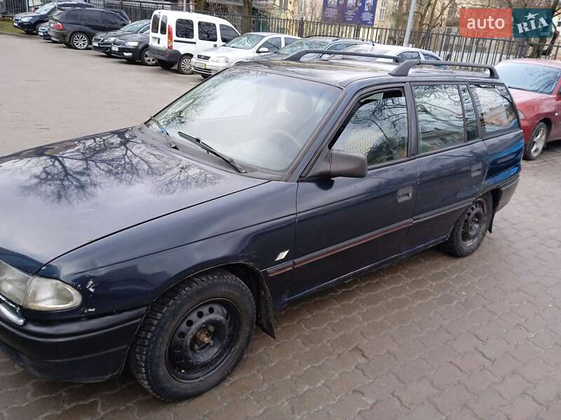 Універсал Opel Astra 1994 в Львові