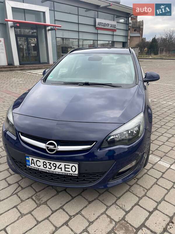 Універсал Opel Astra 2015 в Луцьку