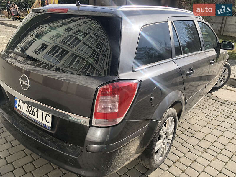 Универсал Opel Astra 2009 в Калуше