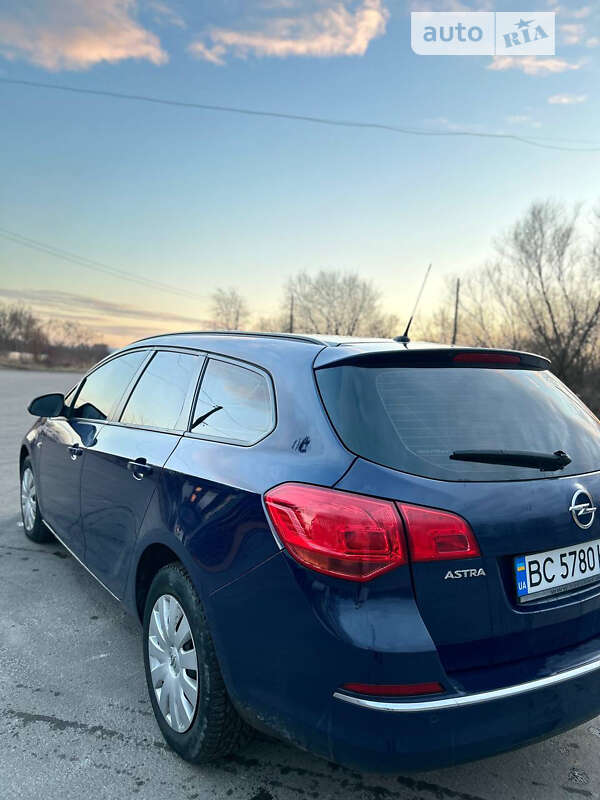 Универсал Opel Astra 2013 в Дрогобыче фото 8 Универсал Opel Astra 2013 в Дрогобыче