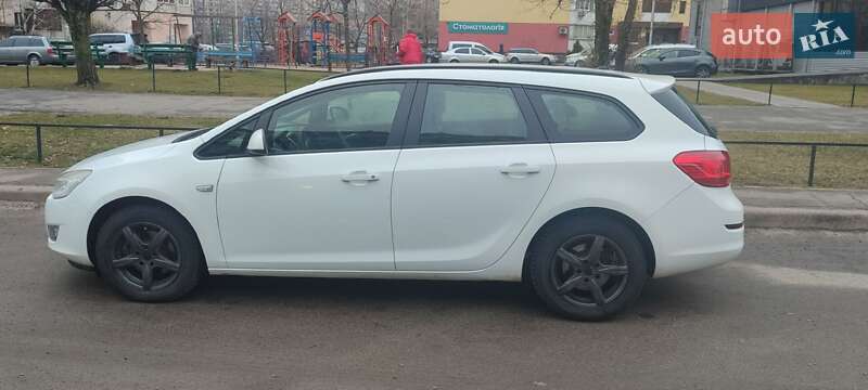 Универсал Opel Astra 2012 в Киеве