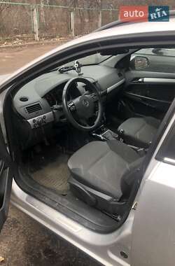 Универсал Opel Astra 2010 в 