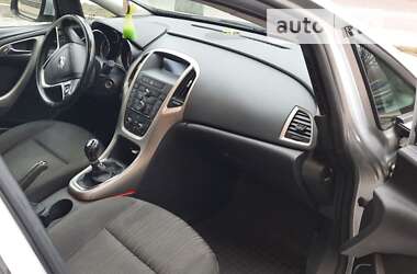 Универсал Opel Astra 2010 в Луцке