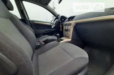 Универсал Opel Astra 2008 в Луцке