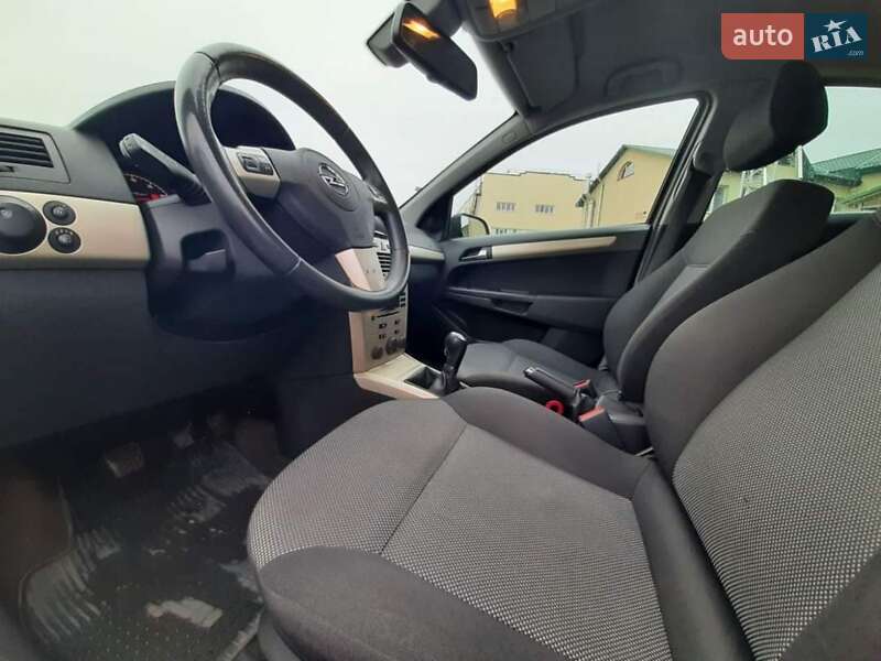 Универсал Opel Astra 2008 в Луцке