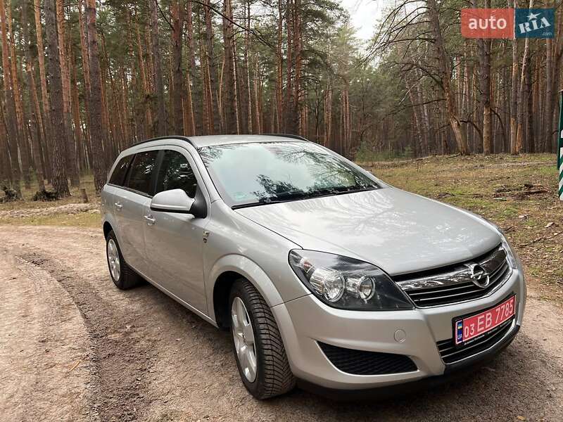 Opel Astra 2010